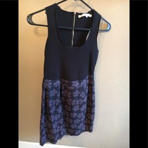 Black and flower 🌸 pattern dress.